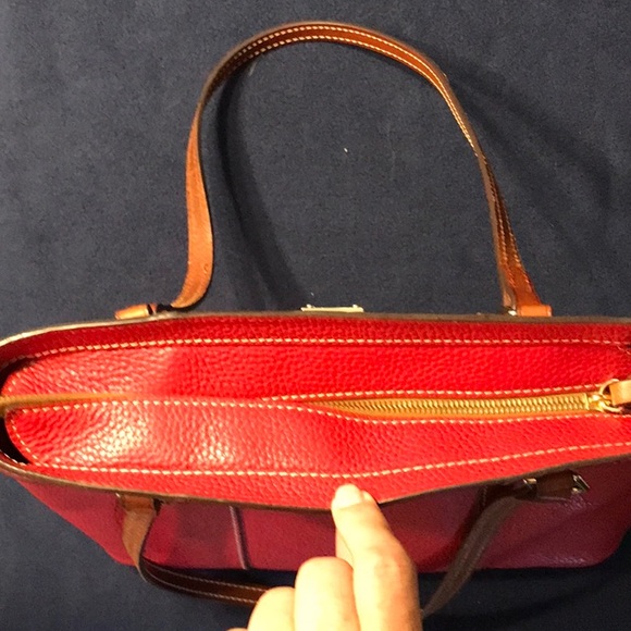 Stunning Dooney and Burke red tote handbag - Picture 10 of 16